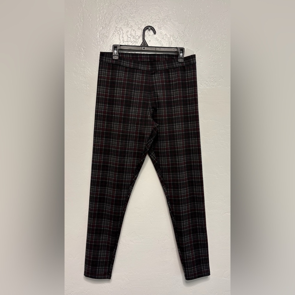 New with tags, womens size large Vera wang brand pants, #O1054